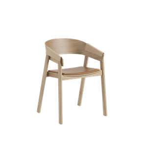 Muuto Cover Spisebordsstol med Armlæn Læder Polstret Cognac/Eg